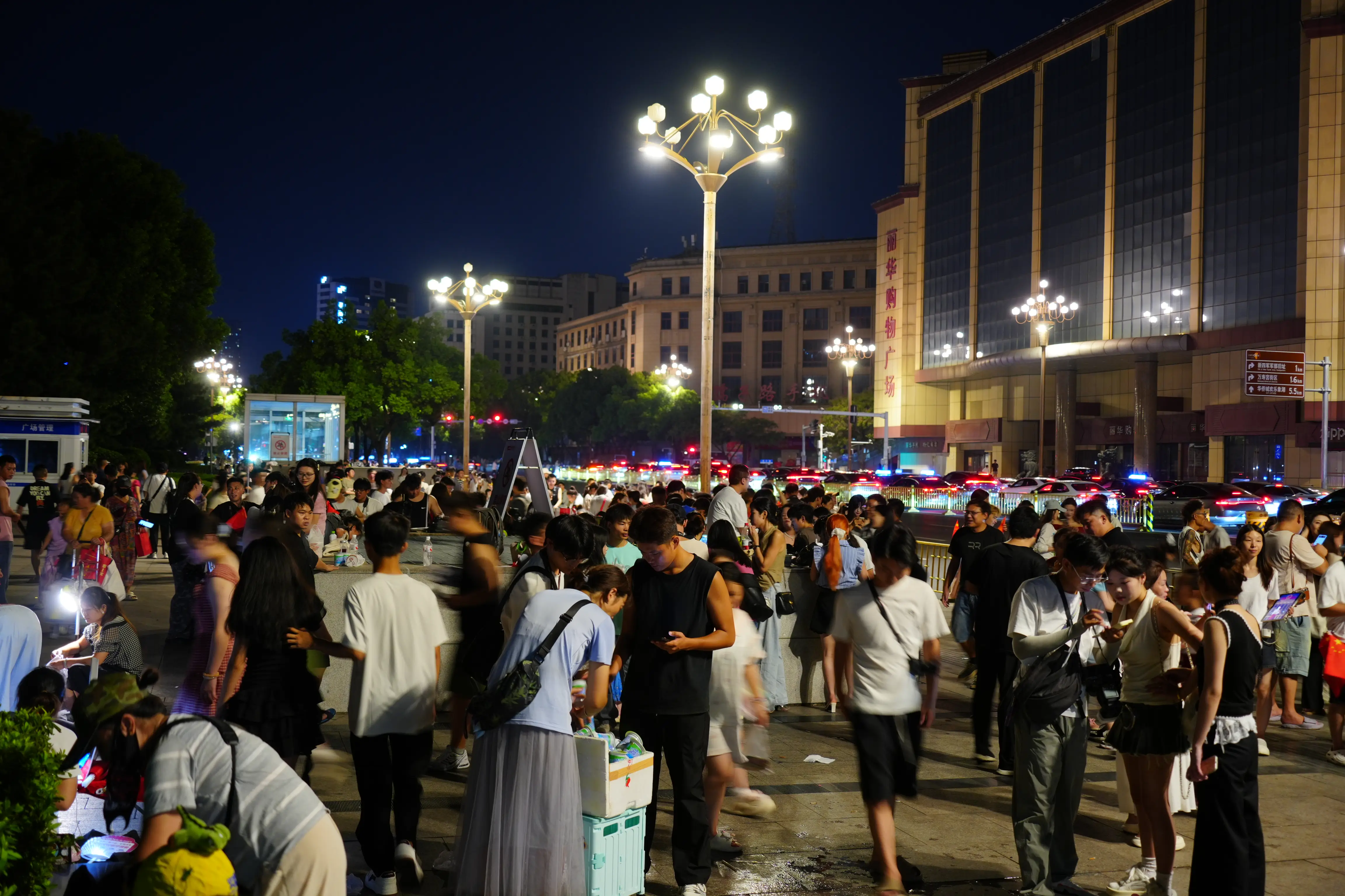 HDK07141-dk-compressed.webp