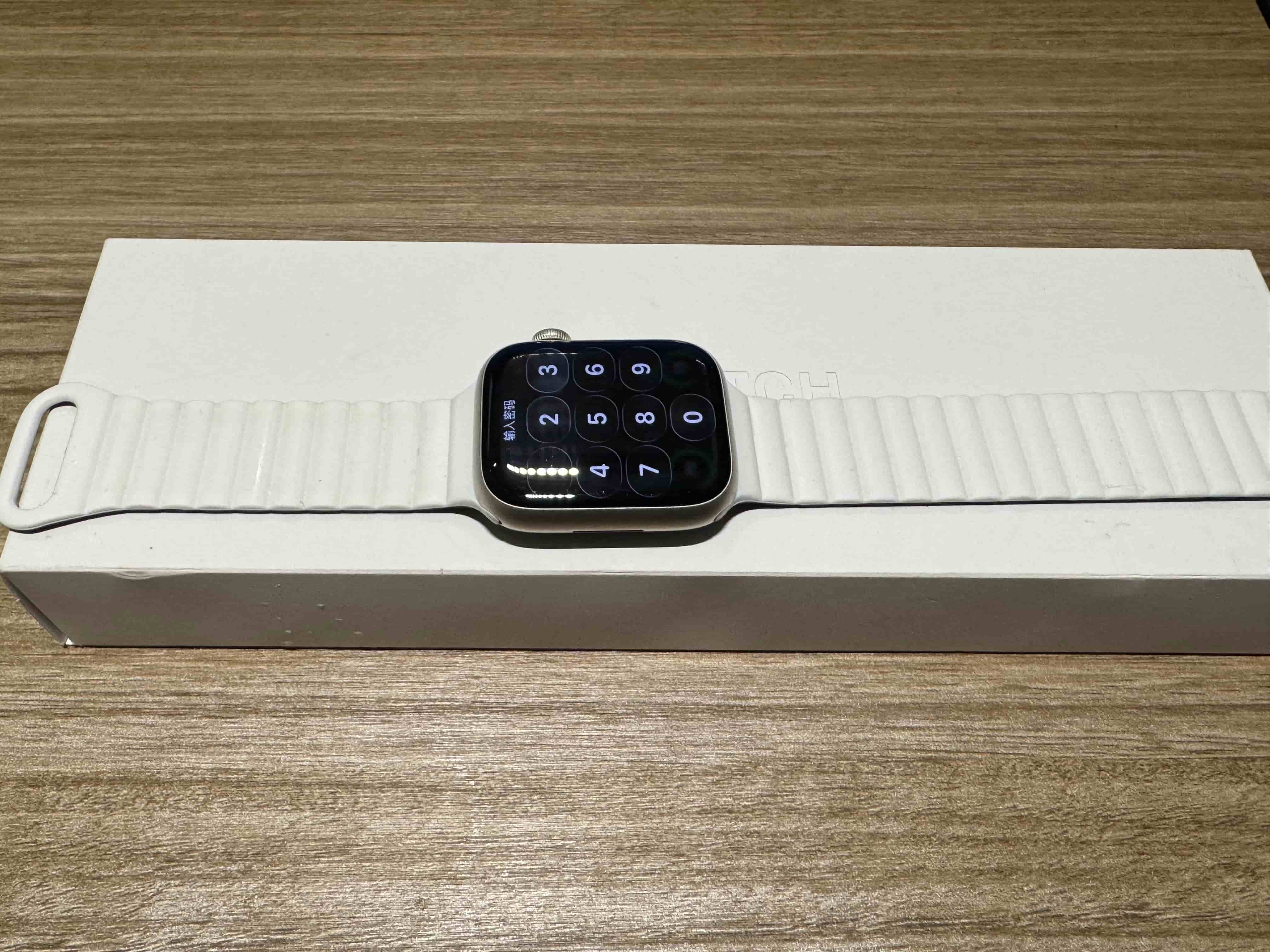 apple watch s9 2.jpg